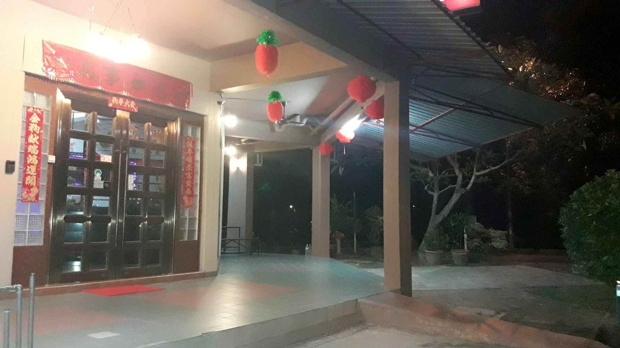 126号酒店 雪邦 外观 照片